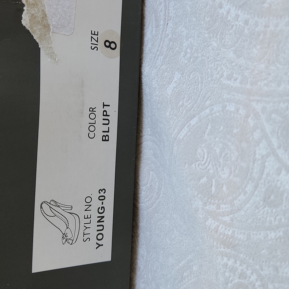 NWOT Bow front platform heels toyal blue size 8 - Picture 5 of 5